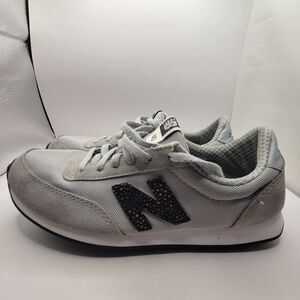 Womens new balance 410 running shoes sz 7.5 gray/Lt gray (plz read description)